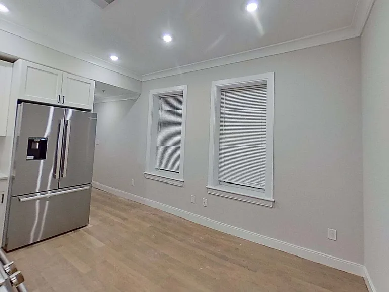 47 Englewood Ave #2L — Photo 2
