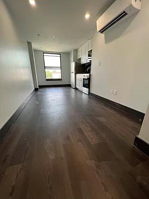 Rented by Delmark Realty LLC | media 6