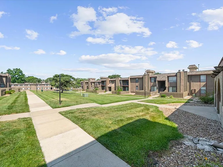 Fiesta Square Apartments and Townhomes — Photo 18