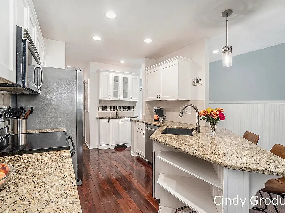 701 Sun Chase Dr