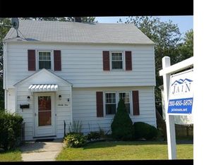 91 Clinton Ave, Stratford, CT 06614