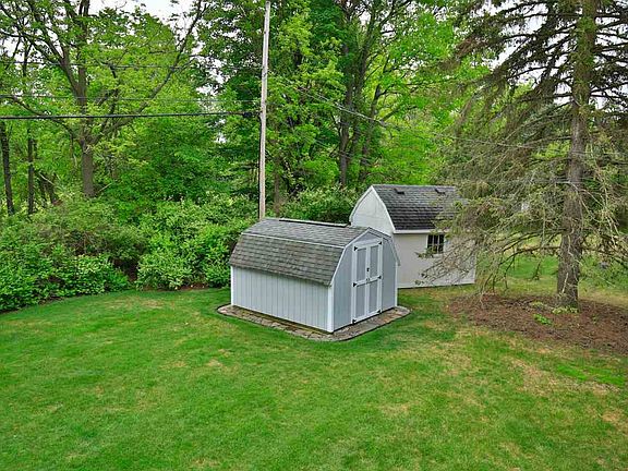 4th image of 774 Westmoreland Dr