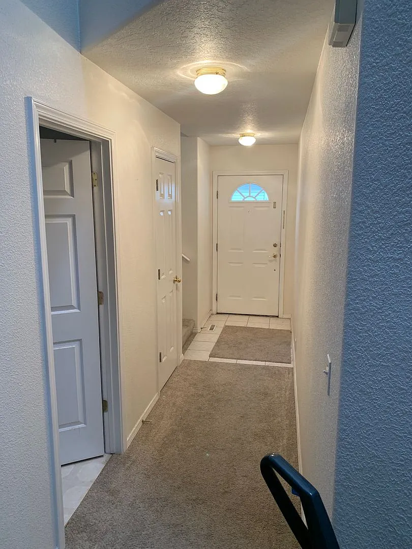 Townhome living, close to freeway, and downtown — Photo 2