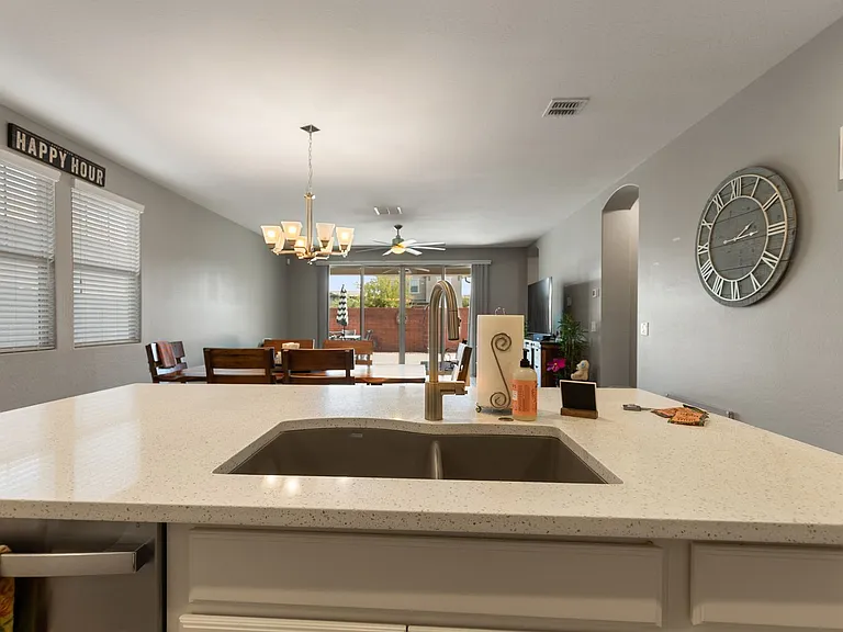 3859 E Welton Ln — Photo 9