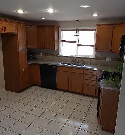 3rd image of 5270 Shadyside Dr