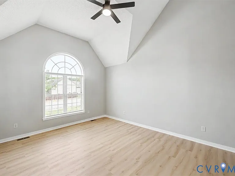 10017 Chartwood Ct — Photo 5