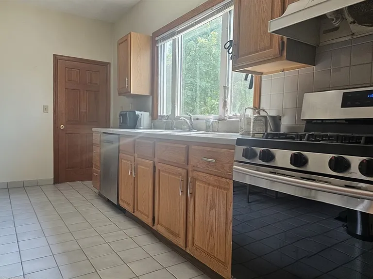 51 Elm St #B2 — Photo 1