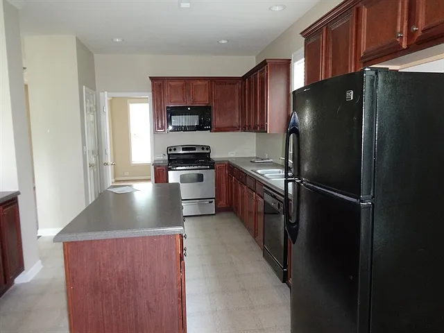 2933 Eureka Cir — Photo 2