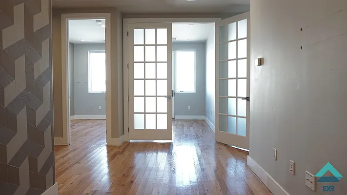 Rented by EXR | media 37