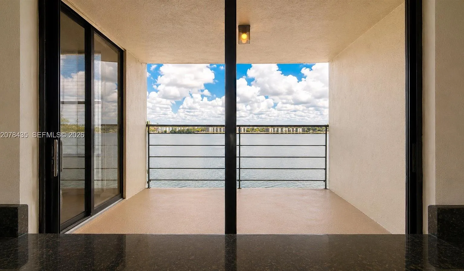 Lake Emerald Condominium — Photo 3