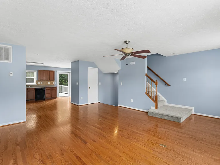 18376 Democracy Ave — Photo 5