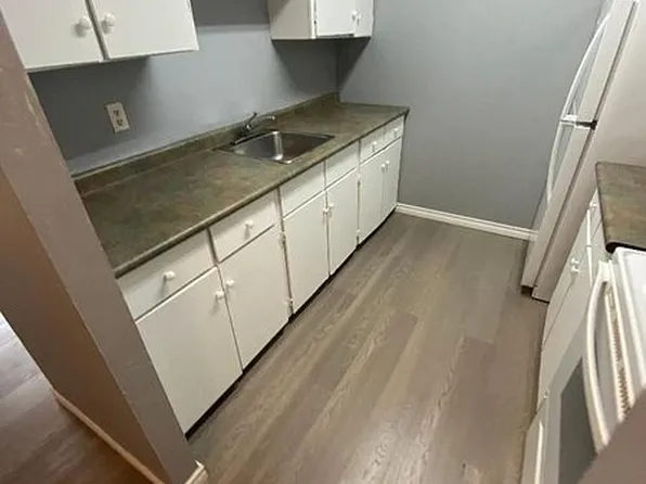 8209 Lundys Ln E #6, Niagara Falls, ON L2H 1H3