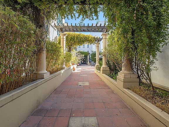4th image of 225 9th Ave APT 311
