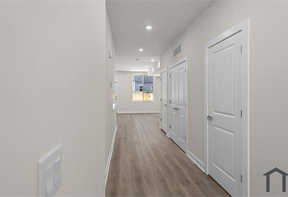 5th image of 638 N Shedwick St #1