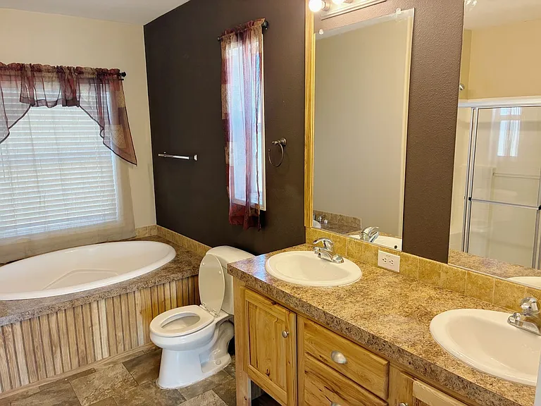 2203 N Travis Way — Photo 16