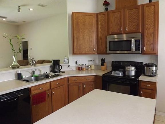 5th image of 884 W American Eagle Dr