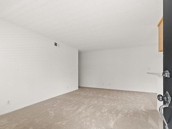 5th image of 1139 Callas Ln APT 4