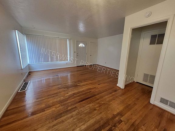 3rd image of 7920-7932 SE Woodstock Blvd #7920