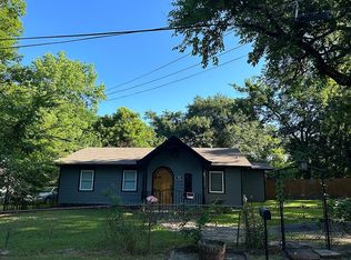 955 Cedar St, Paris, TX 75460