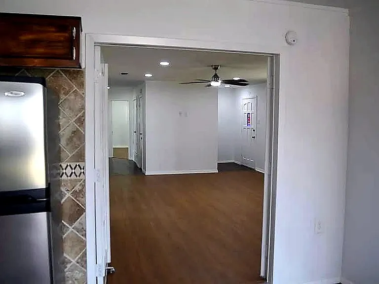 306 E Cook St — Photo 23