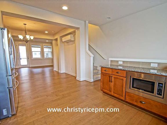 5th image of 1354 Williamsburg Walk NE