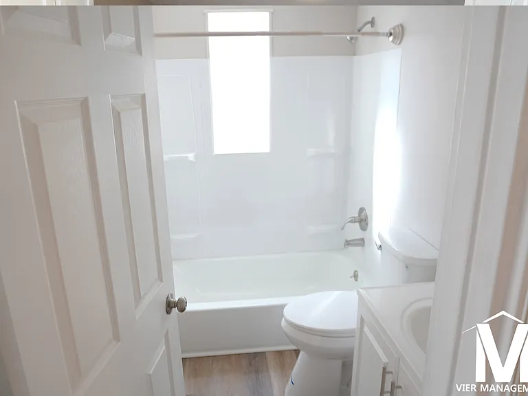 Oakwood at Deer Park Apartments — Photo 5
