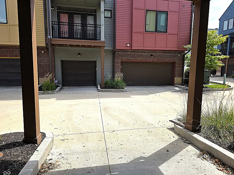 611 E 11th St — Photo 21
