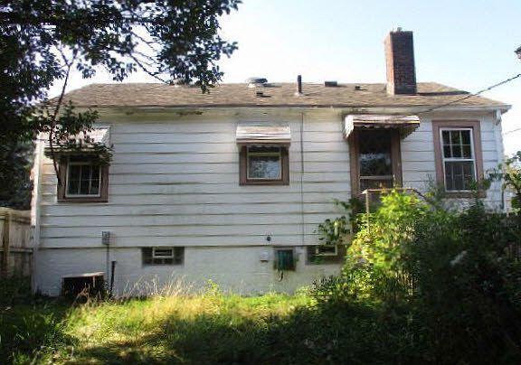 2nd image of 406 E La Clede Ave