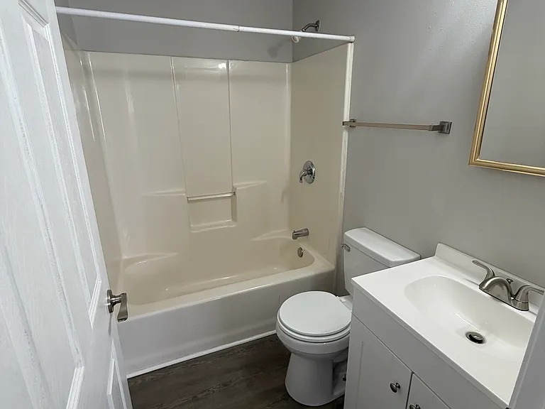 718 Benham St #A — Photo 10