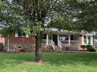 5 Delores Dr, Fort Oglethorpe, GA 30742