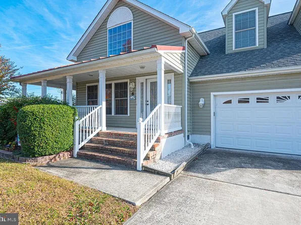 6 S Primrose Ln, Ocean View, DE 19970
