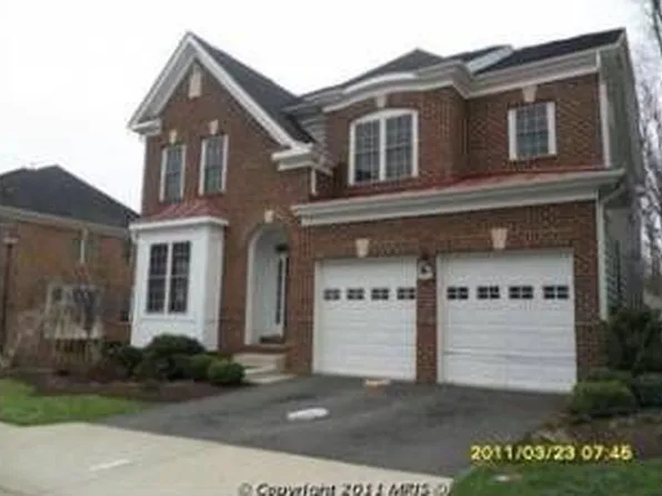 9200 Topaz St, Fairfax, VA 22031