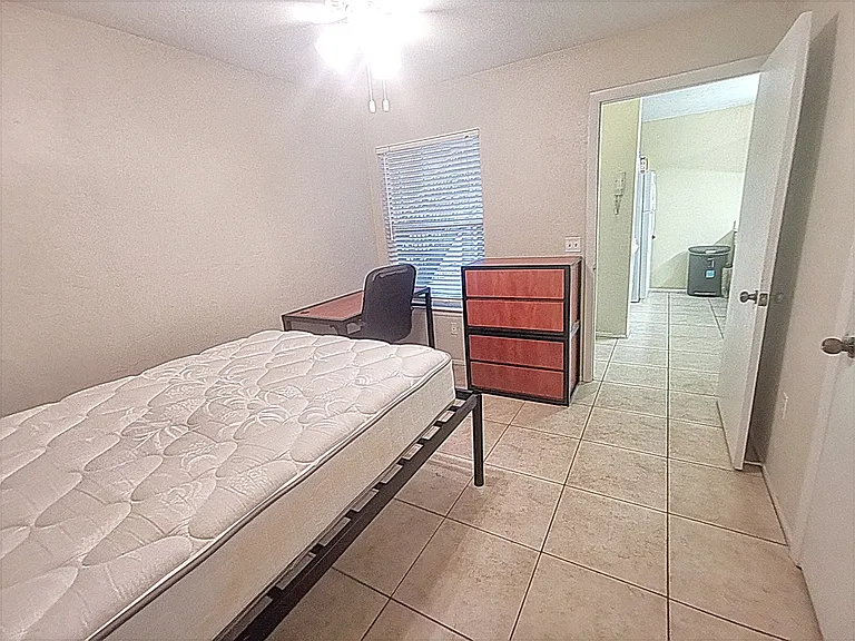 4000 SW 23rd St #1107 — Photo 9