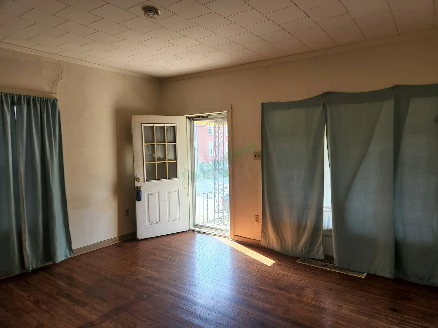 145 Virginia Street — Photo 3