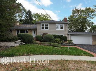 50 Morewood Oaks, Port Washington, NY 11050