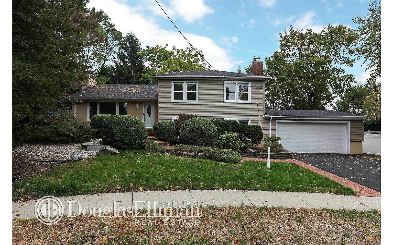 50 Morewood Oaks photo 1