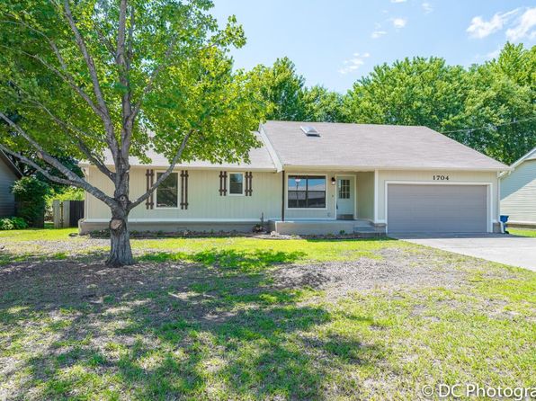 1704 SW D St