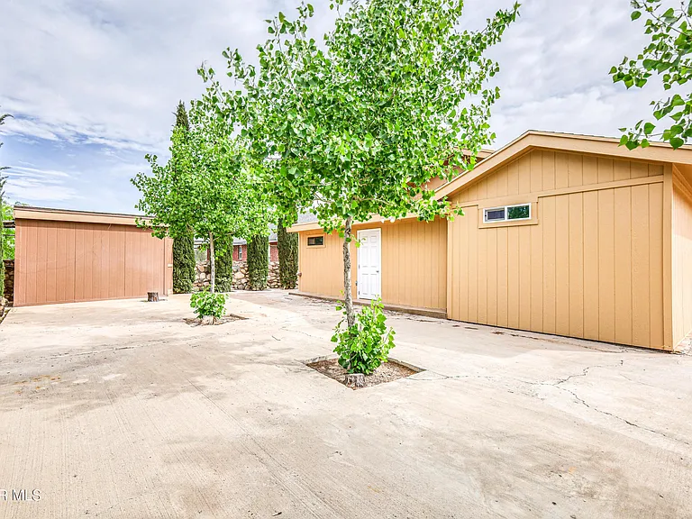 5733 Saplinas Rd — Photo 52