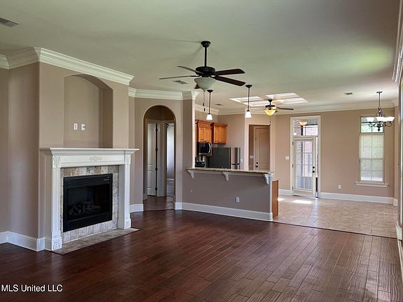 3rd image of 535 Palm Breeze Dr