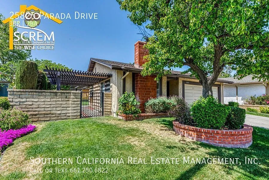 Single Story Three Bedroom Home in Valencia — Photo 2