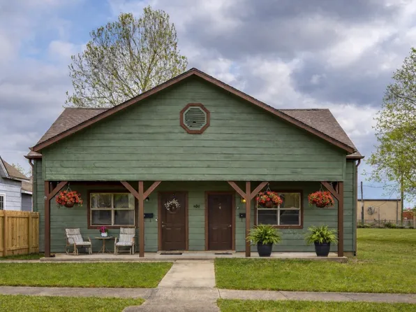 406 7th St #B, Mena, AR 71953