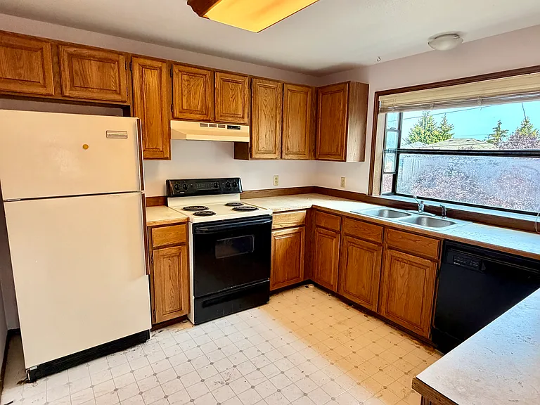 9407 Linden Ave N #A — Photo 12
