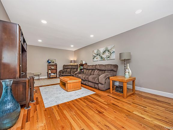 4th image of 600 Shore Road #6K