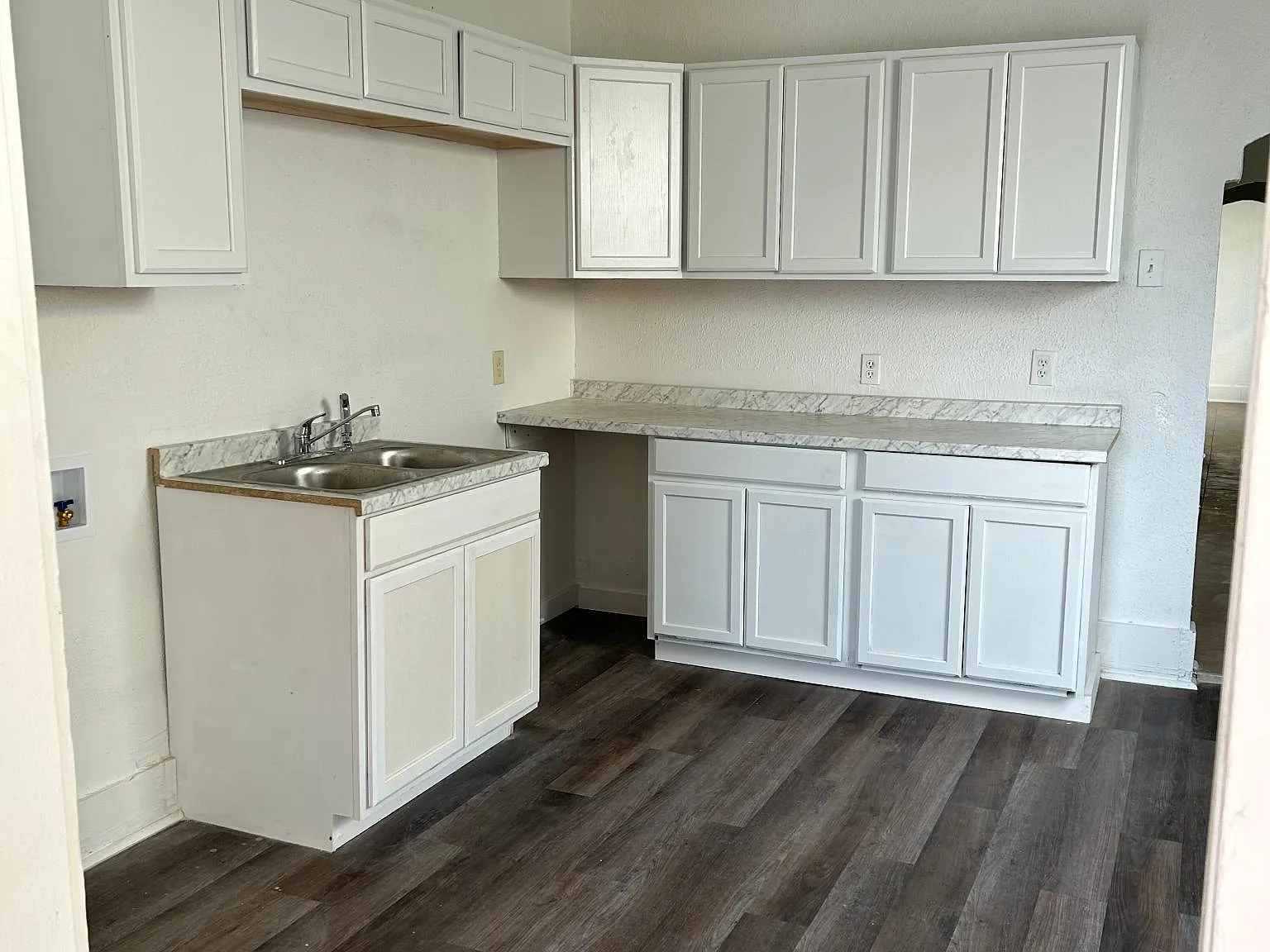 2455 N Robertson St — Photo 4