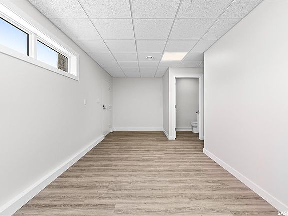 3rd image of 424 9th AVENUE W