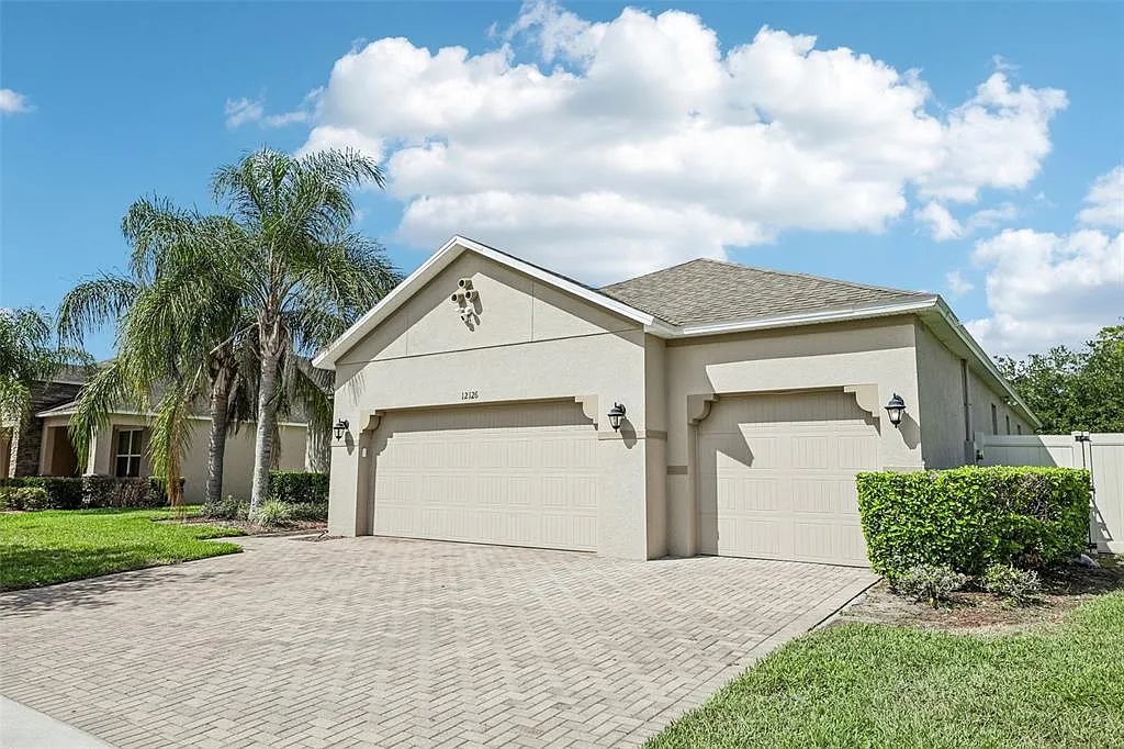 4 bed, 3.0 bath, 2786 sqft, $3,490 — Photo 3