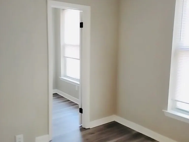 623 W 28th St — Photo 2