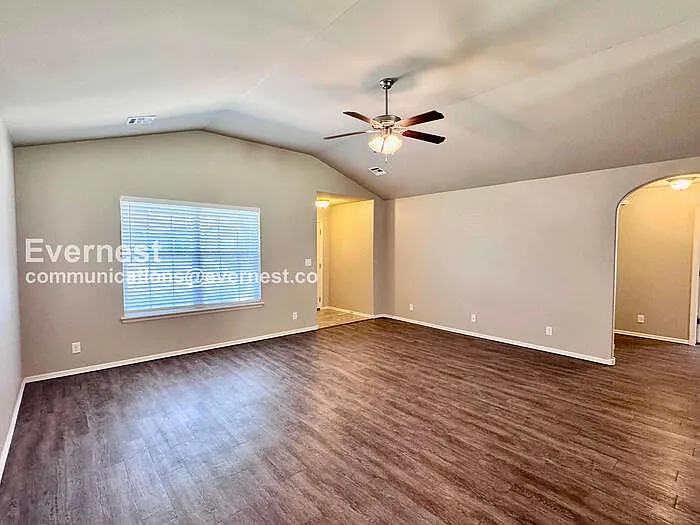 10443 S James St — Photo 7