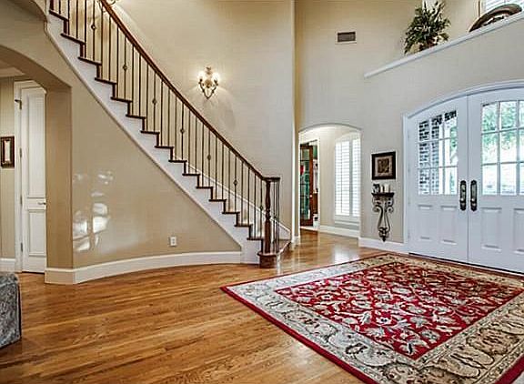 3rd image of 903 Creekline Way