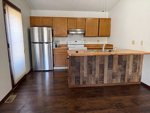 1st image of 250 Nashua Ct